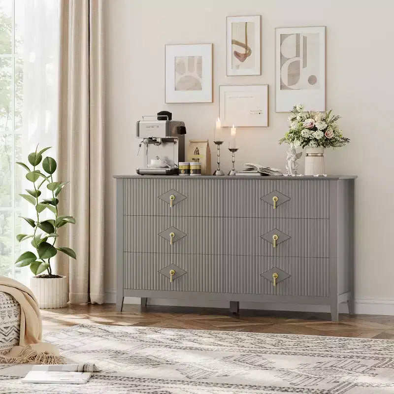 Commode cannelée à 6 tiroirs pour chambre à coucher, commode moderne de 137 cm de large avec poignées en métal, organisateur de commode en bois