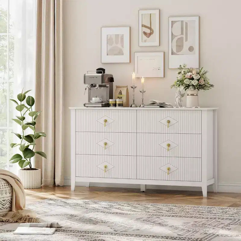 Commode cannelée à 6 tiroirs pour chambre à coucher, commode moderne de 137 cm de large avec poignées en métal, organisateur de commode en bois