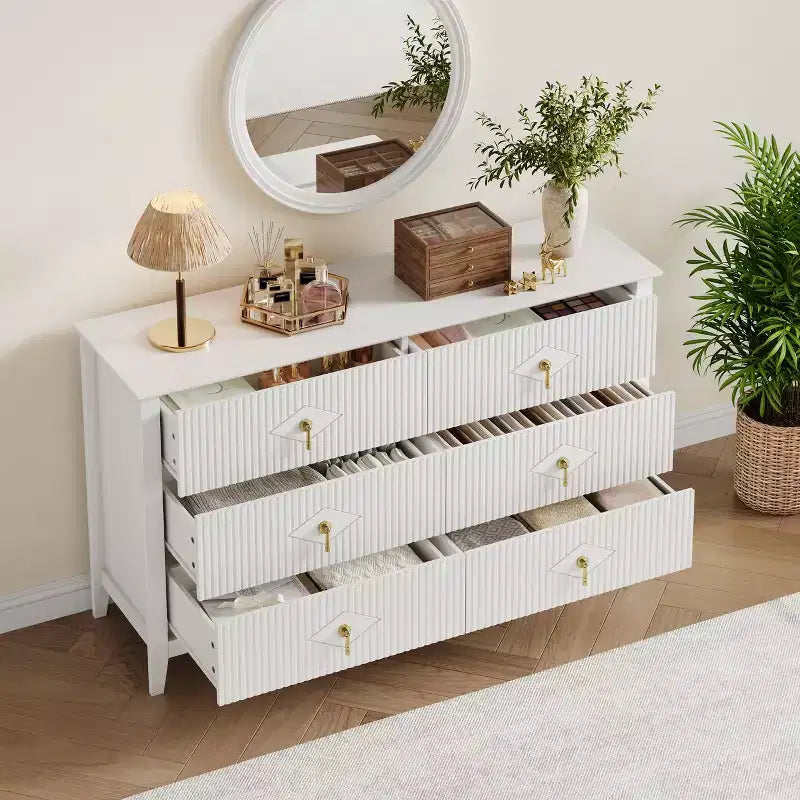 Commode cannelée à 6 tiroirs pour chambre à coucher, commode moderne de 137 cm de large avec poignées en métal, organisateur de commode en bois