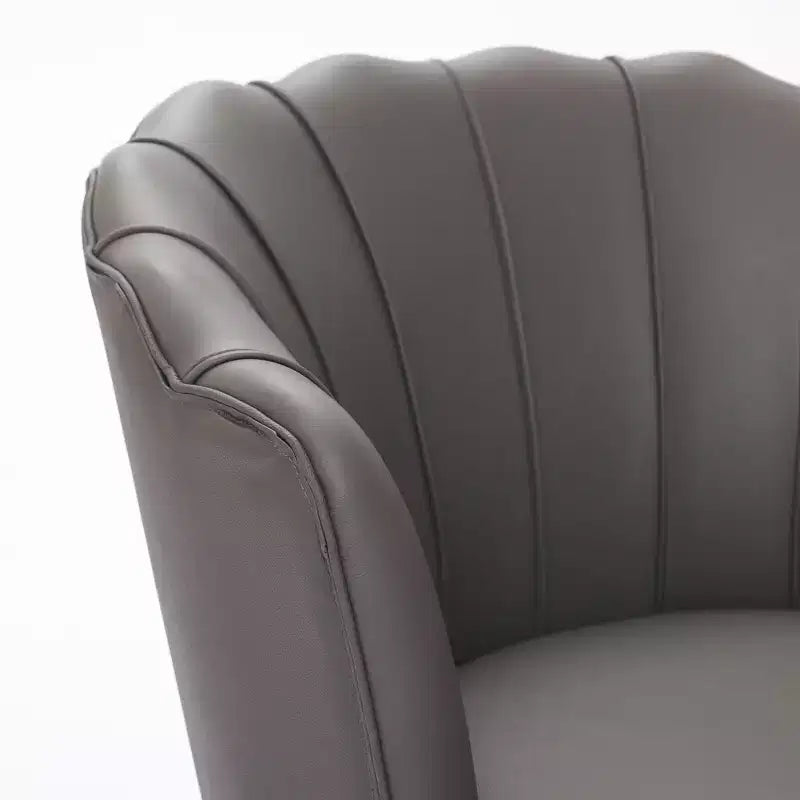 Fauteuil pivotant Pétale, Fauteuil d'appoint avec base métallique rotative, Dossier incurvé cannelé, Fauteuil de bureau à oreilles en cuir véritable pour bureau, salon