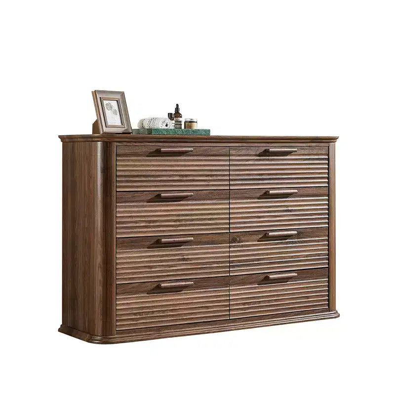 Commode moderne en bois de 132 cm à 8 tiroirs, design cannelé et incurvé pour le rangement dans le salon et le couloir